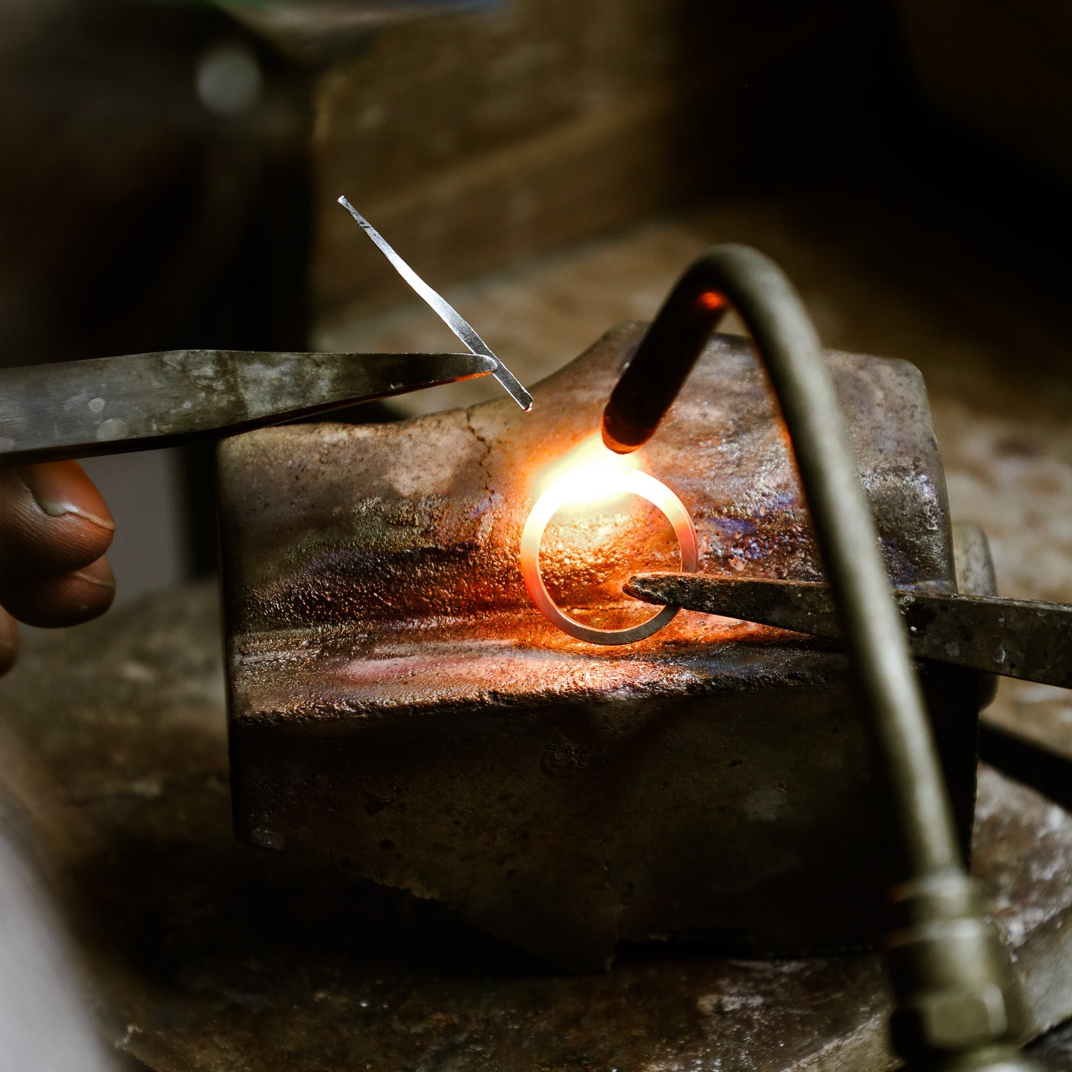 ¿Por qué está subiendo tanto el oro?¿Y qué significa esto para tu joya?