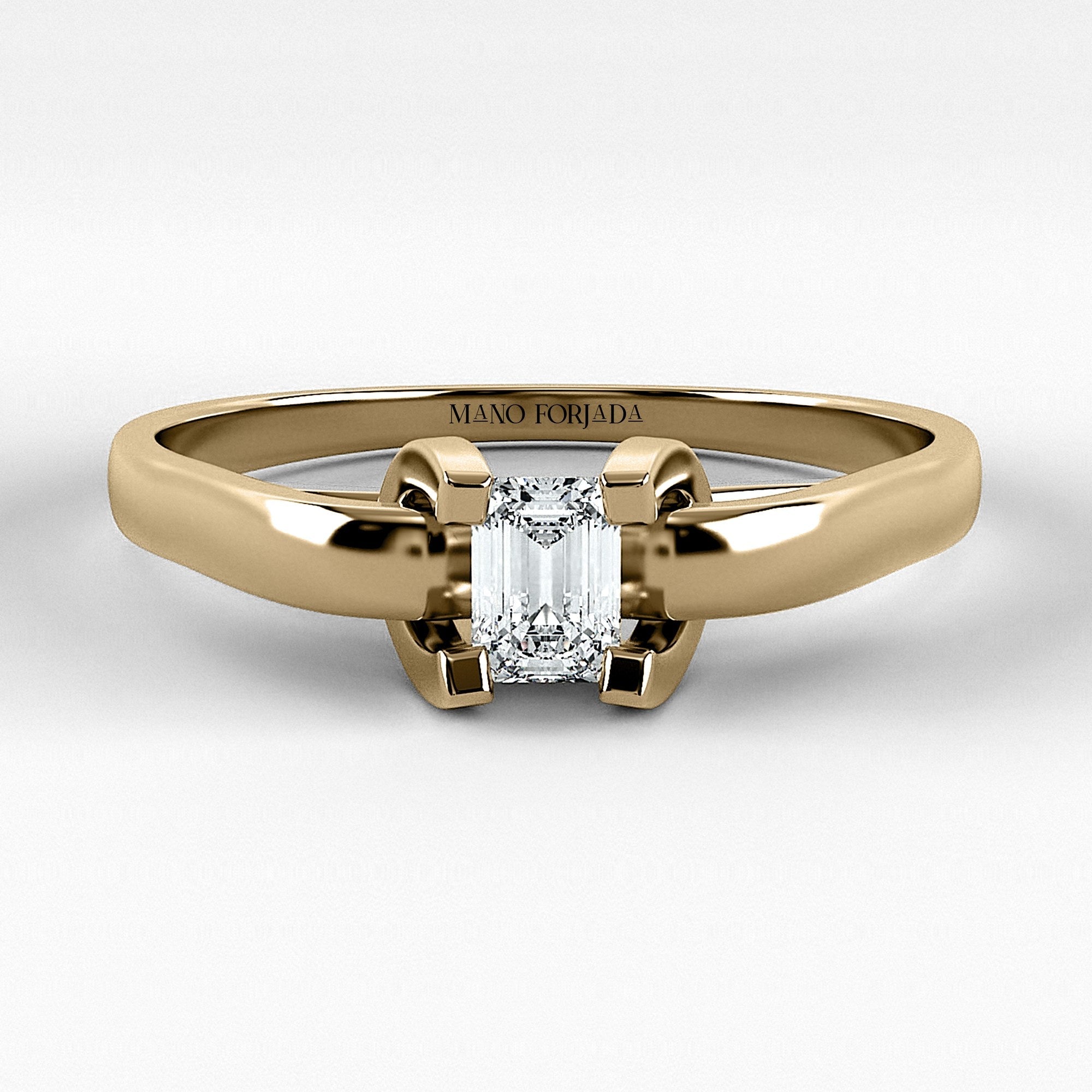 Promesa Alba corte esmeralda en oro amarillo, vista frontal