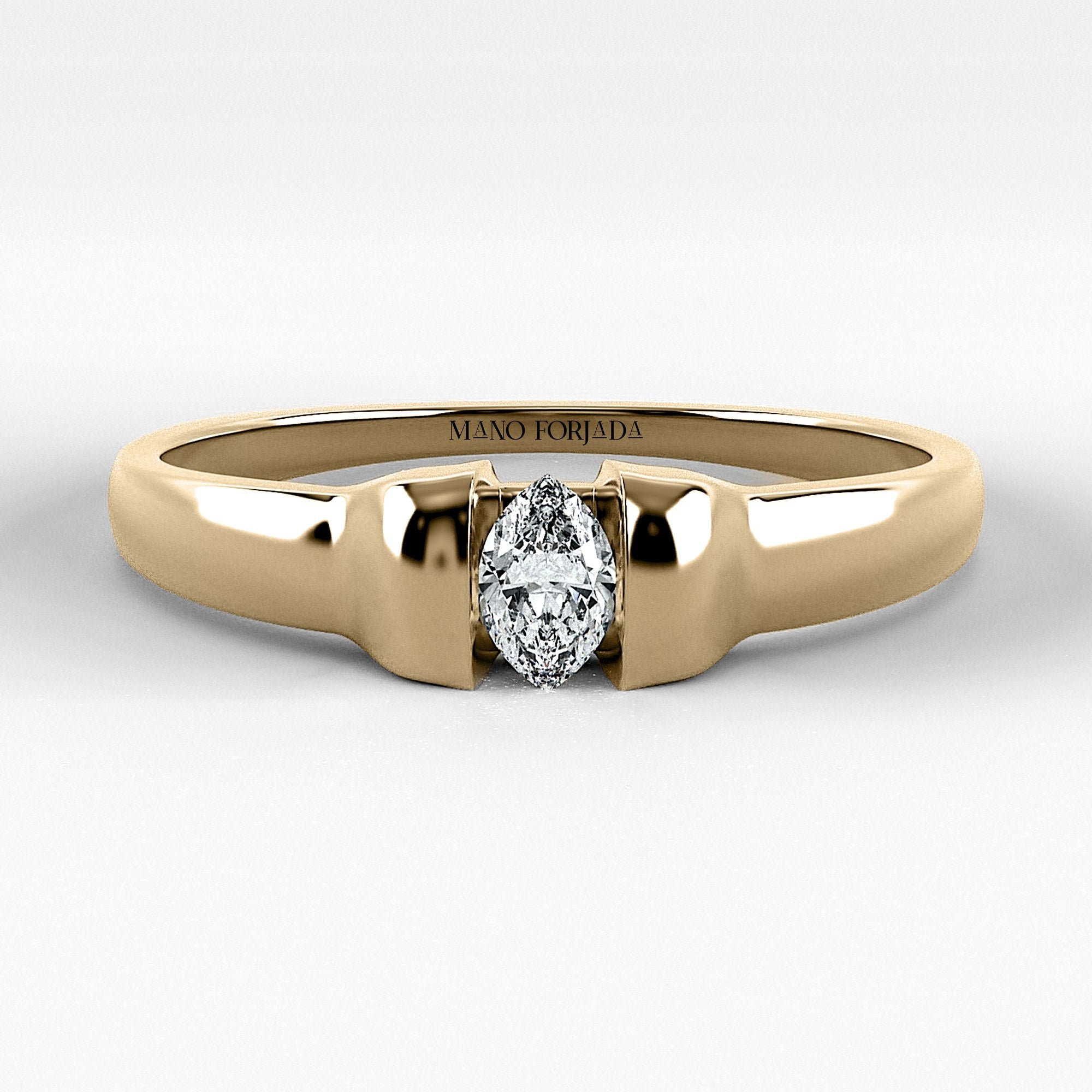 Promesa Sólido corte marquesa en oro amarillo, vista frontal