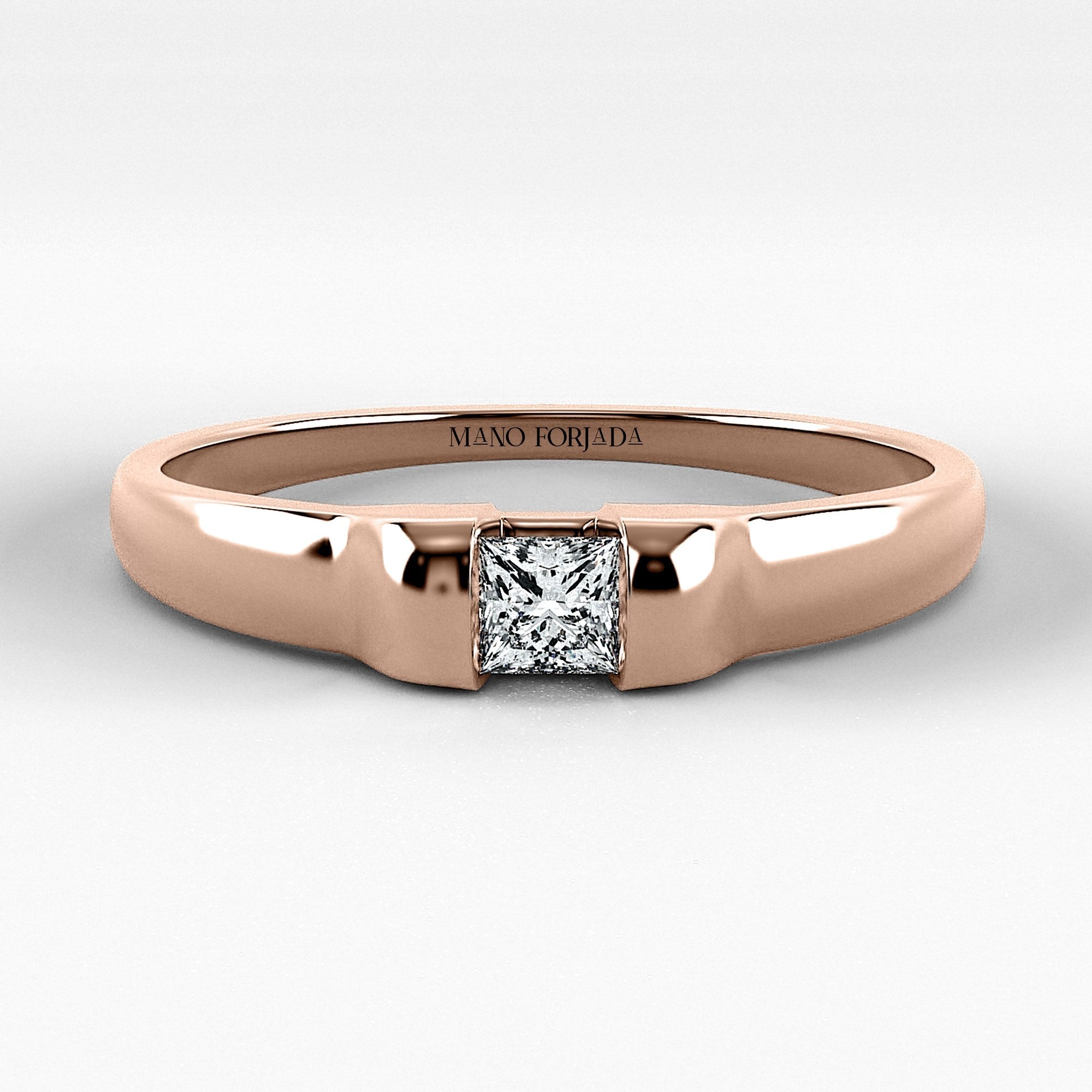 Promesa Sólido corte princesa en oro rosa, vista frontal