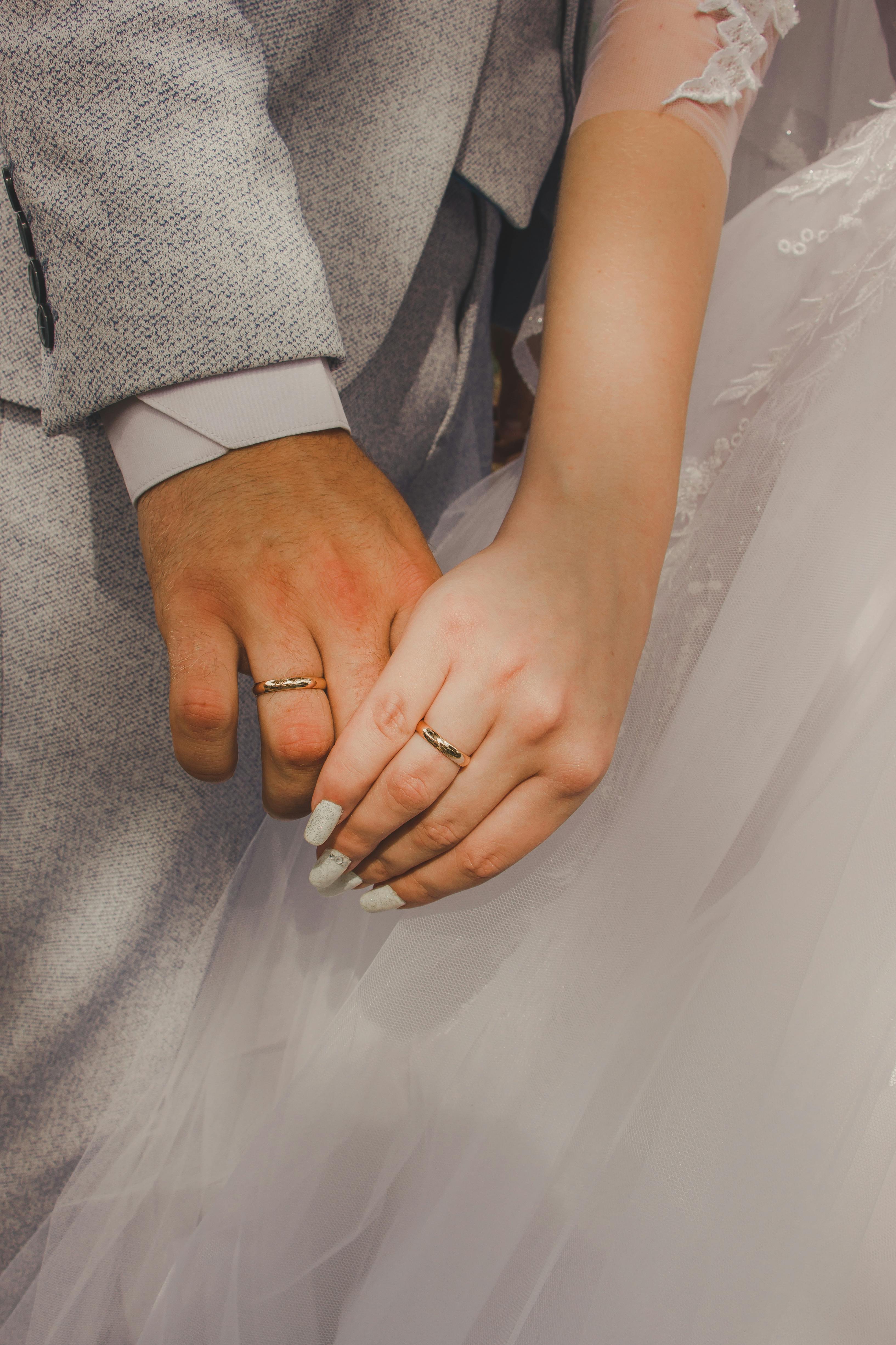 Sorprende a los novios con sus Argollas de Matrimonio: Una guía para padrinos