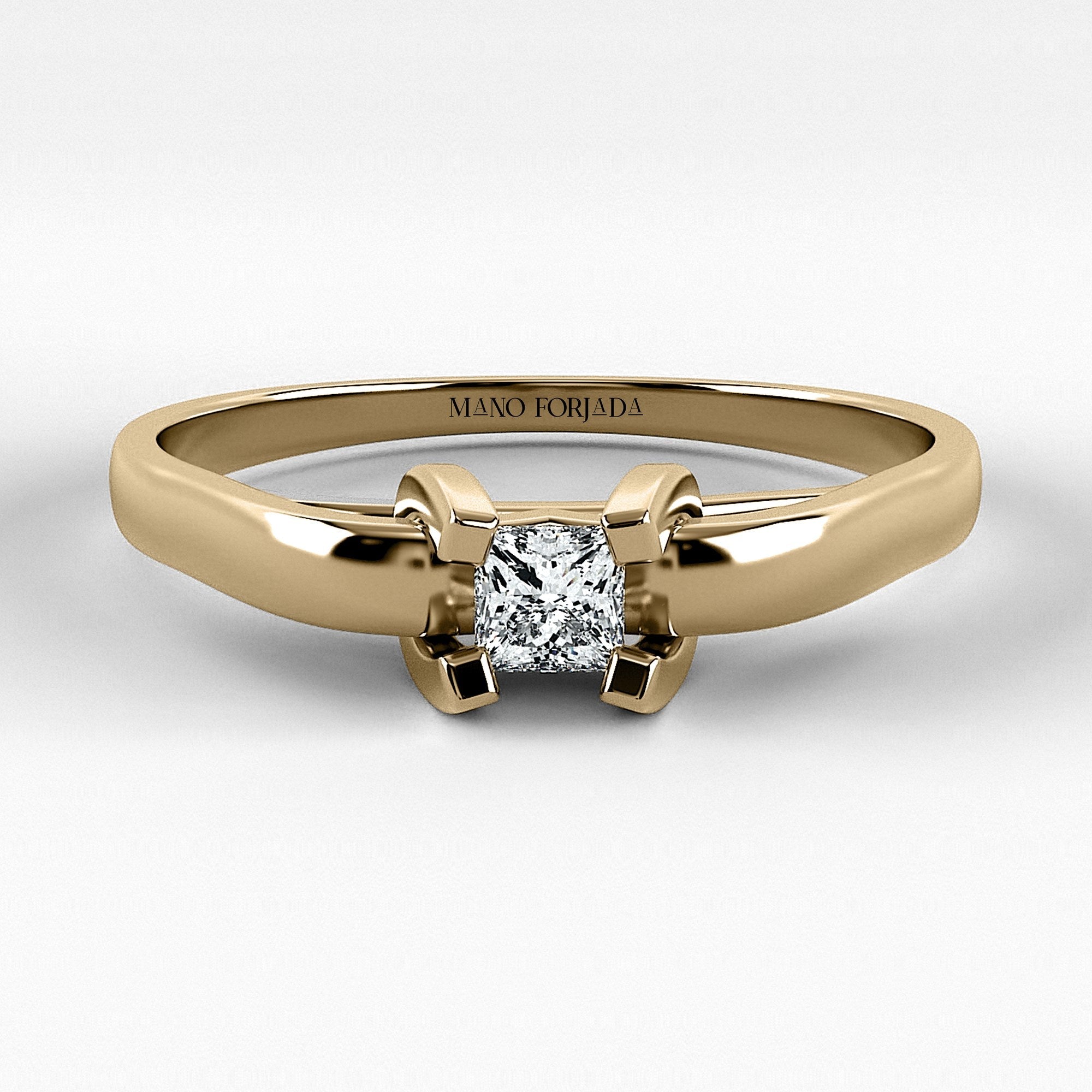Promesa Alba corte princesa en oro amarillo, vista frontal