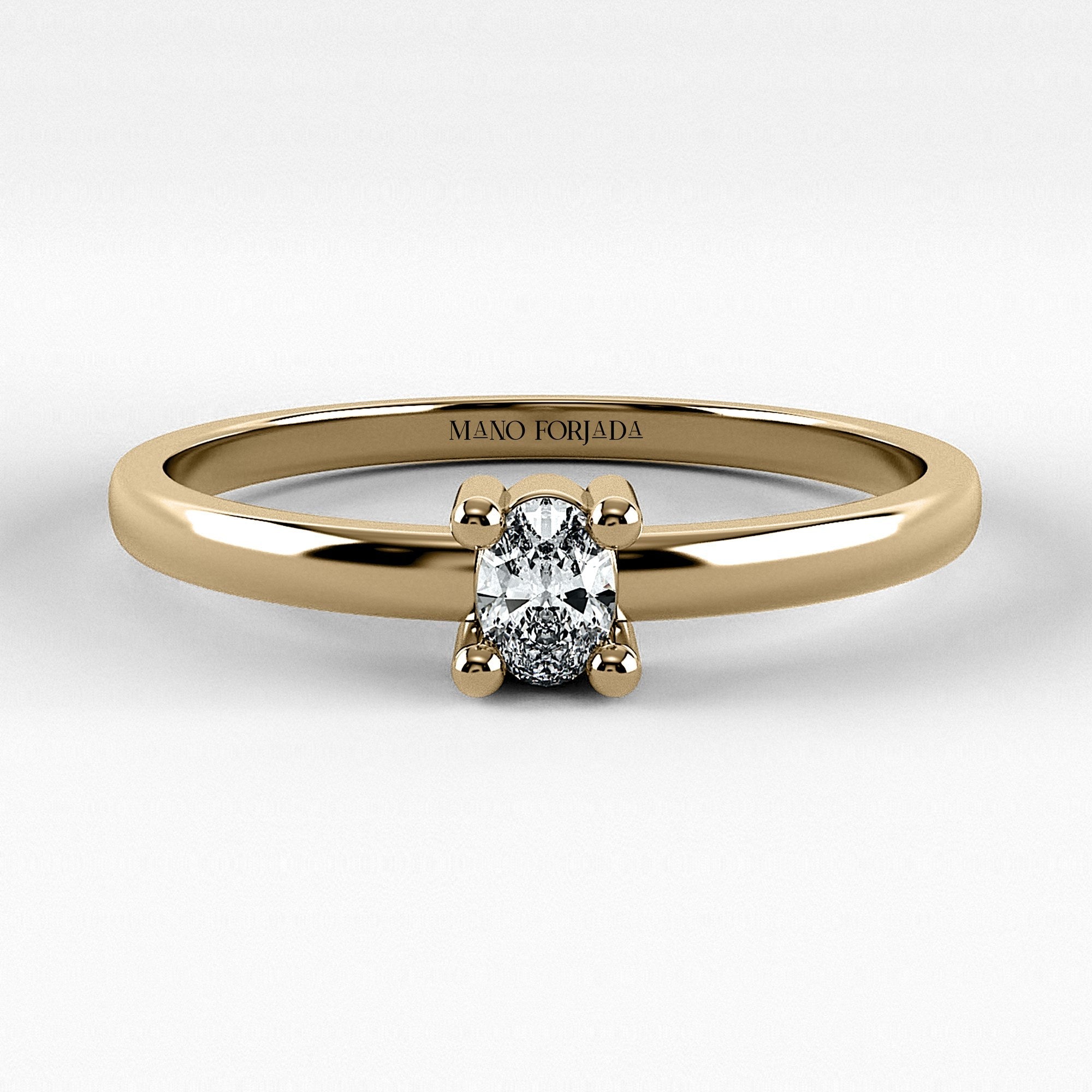 Promesa Clásico corte oval en oro amarillo, vista frontal