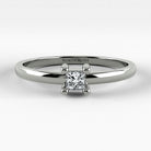 Promesa Clásico corte princesa en oro blanco, vista frontal