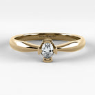 Promesa Impulso corte oval en oro amarillo, vista frontal