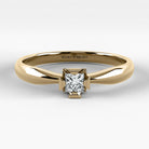 Promesa Impulso corte princesa en oro amarillo, vista frontal