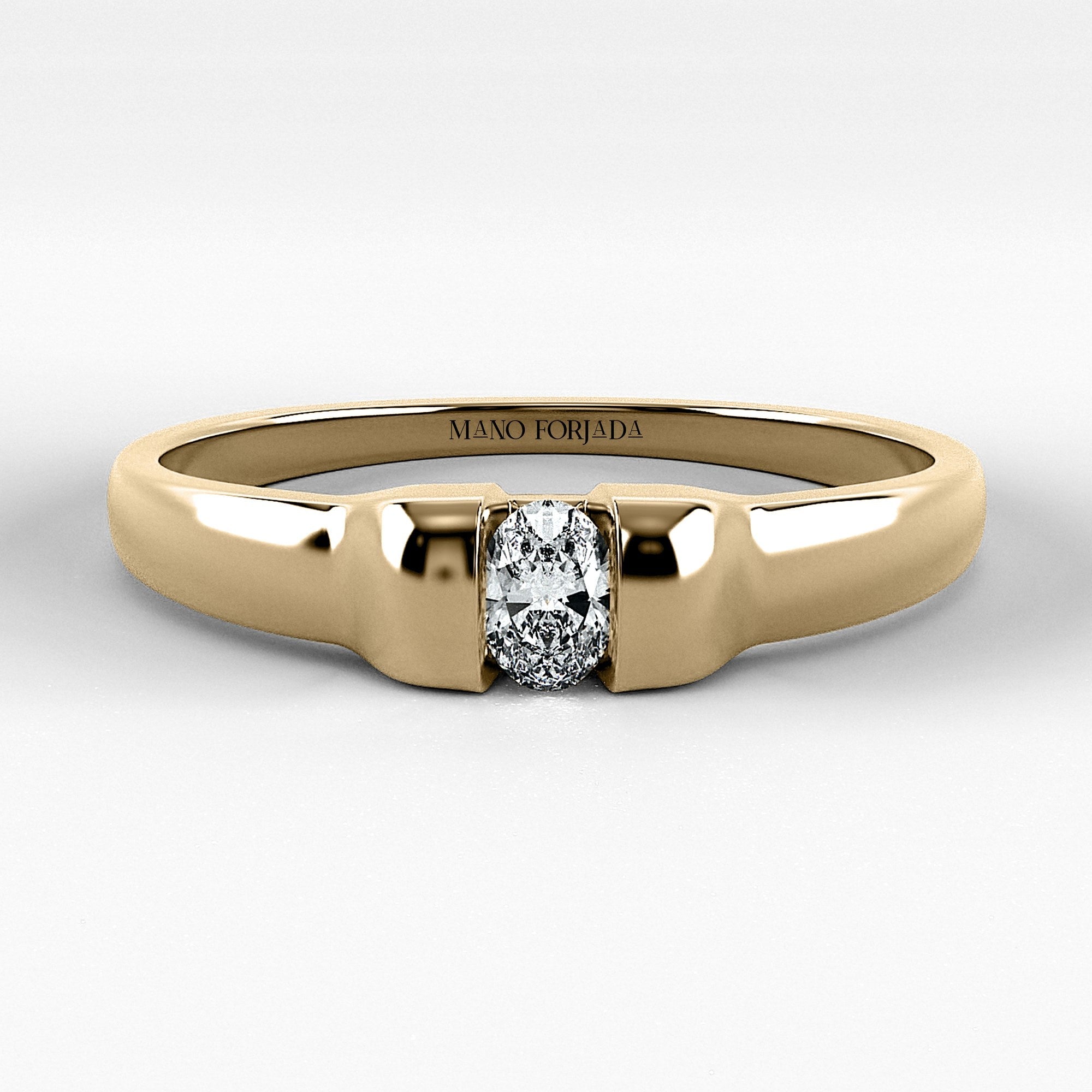 Promesa Sólido corte oval en oro amarillo, vista frontal