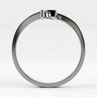 Promesa Eterno corte oval en oro blanco, vista de canto