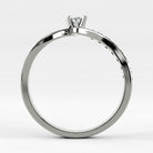 Promesa Brisa corte oval en oro blanco, vista de canto