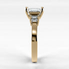 Anillo de Compromiso Eje - Esmeralda en oro amarillo - vista 2